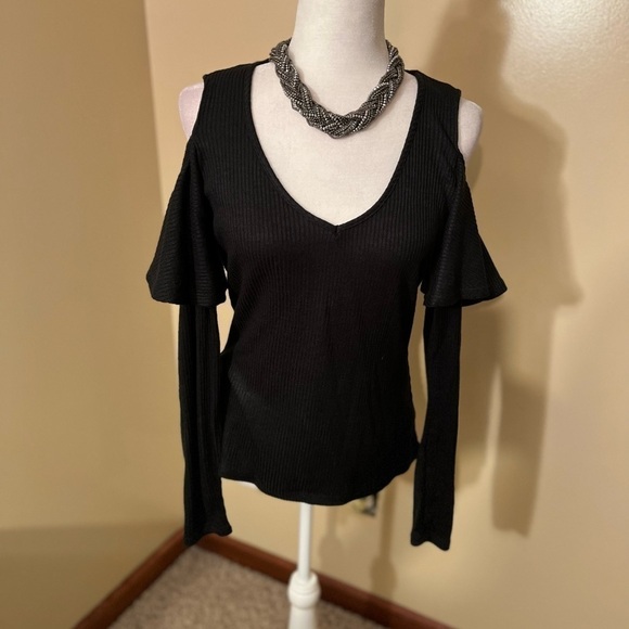 Boston Proper Tops - Boston Proper Black Cold Shoulder Top Sz M EUC